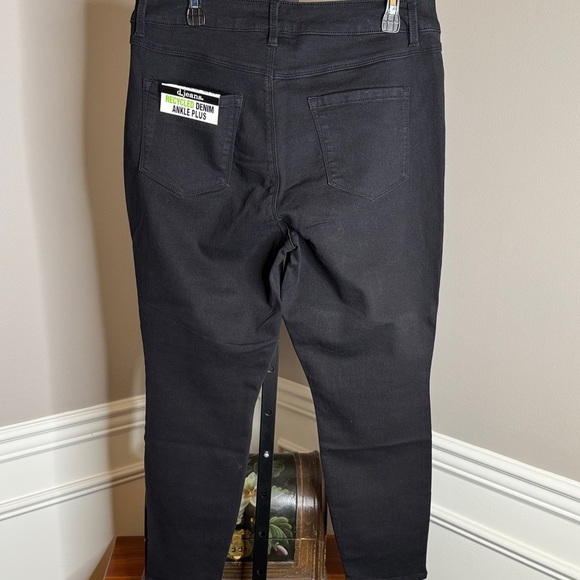 D. Jeans Black Ankle Jeans Size 16W - Picture 5 of 6